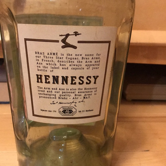 Vintage Bottle of JAs Hennessy Cognac, 80 Proof 1/2 Gallon, Product of France - Picture 6 of 9